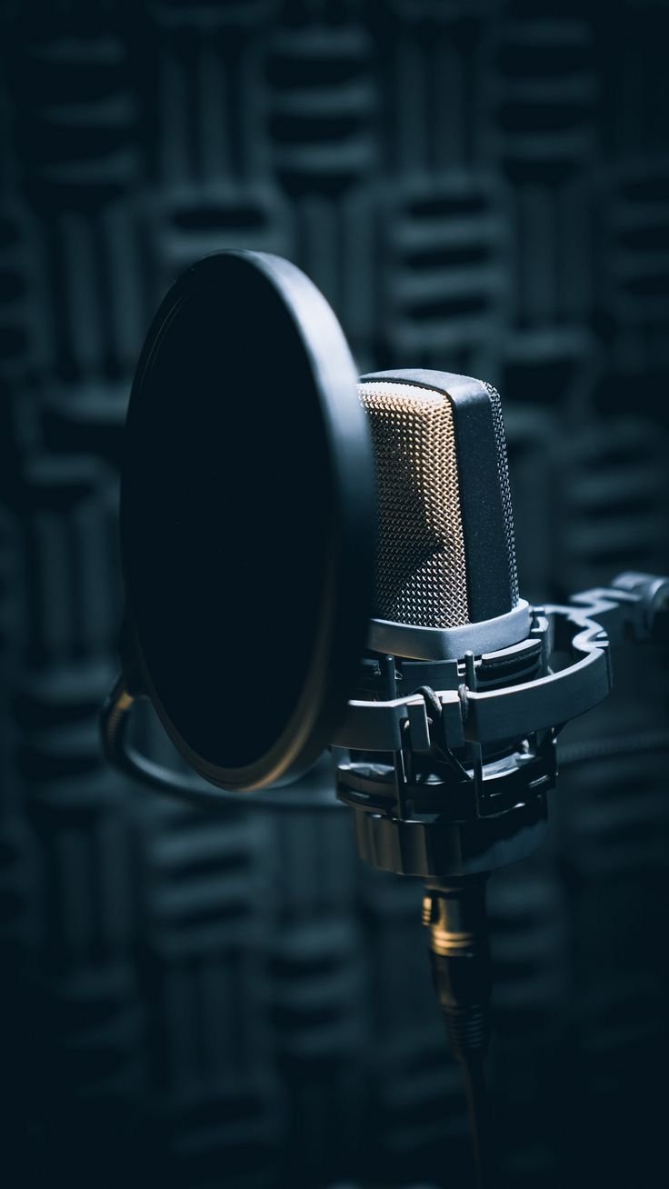 Microfone de estúdio no BESTUDIO, em Maputo